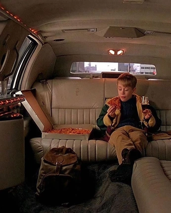 A cover of "Life’s a Menu" cluster. The owner is dilan. The cluster consists of 16 elements.