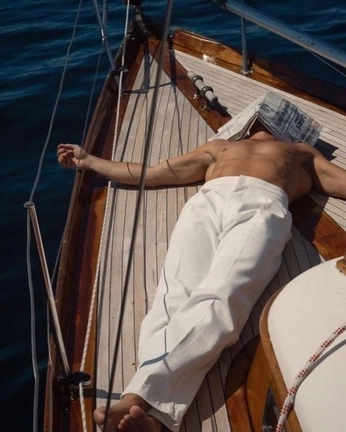 A cover of "striving" cluster. The owner is nsnyow. The cluster consists of 5 elements.