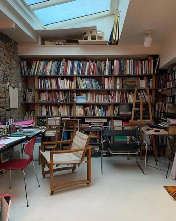 A cover of "Books" cluster. The owner is photograffix. The cluster consists of 1 element.