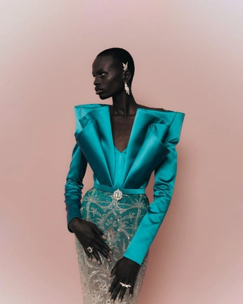 A cover of "Draping" cluster. The owner is anastaseakras. The cluster consists of 2 elements.