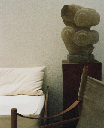 A cover of "Editorial" cluster. The owner is caseofthemondays. The cluster consists of 1 element.