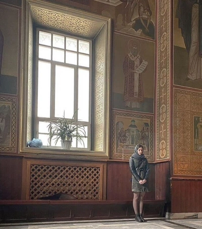 An Instagram carousel post added by sintaxera on Jan 06, 2025. The author is @downloaded.