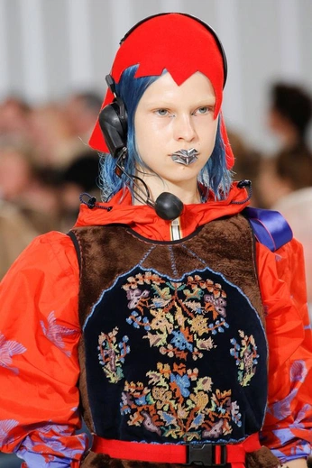 A cover of "Moda" cluster. The owner is sugarpplumfairy. The cluster consists of 11 elements.