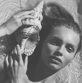 A cover of "mother earth" cluster. The owner is tillsdesign. The cluster consists of 6 elements.