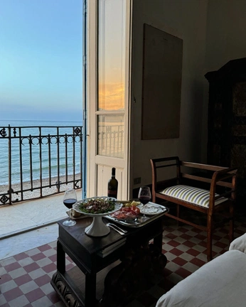 A cover of "World" cluster. The owner is sureisconn. The cluster consists of 111 elements.