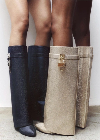 A cover of "Things you wear" cluster. The owner is simrahfarrukh. The cluster consists of 24 elements.