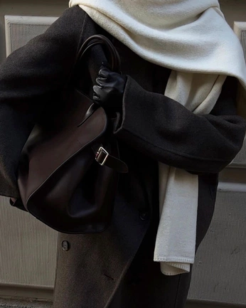 A cover of "Estilo" cluster. The owner is anafestini. The cluster consists of 44 elements.