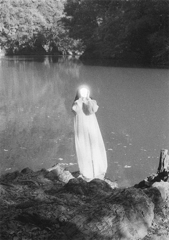 A cover of "Guinevere" cluster. The owner is satinpothos. The cluster consists of 30 elements.