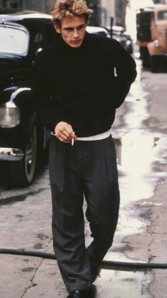 A cover of "clothes" cluster. The owner is amorinha. The cluster consists of 2 elements.