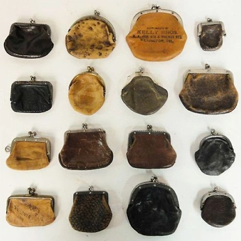 A cover of "luckily i have purse" cluster. The owner is yamoaa. The cluster consists of 29 elements.