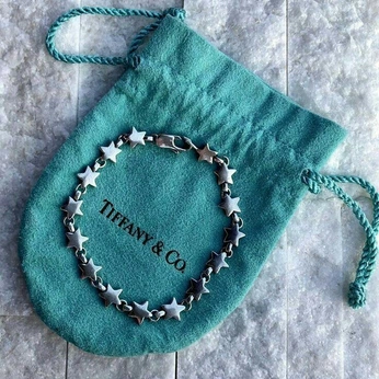 A cover of "stargirl" cluster. The owner is jimenagsn. The cluster consists of 1 element.