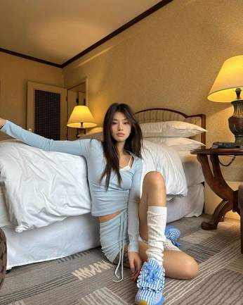 A cover of "itgirl" cluster. The owner is immiya. The cluster consists of 15 elements.