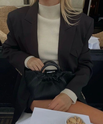 A cover of "Fashion" cluster. The owner is majobrg. The cluster consists of 167 elements.