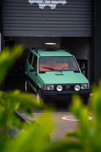 A cover of "Road Birdie" cluster. The owner is juliancgago. The cluster consists of 48 elements.