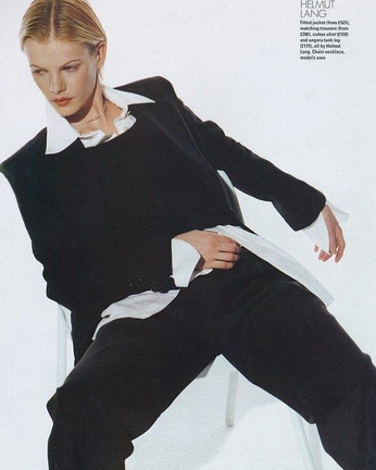 A cover of "styleMoodboard" cluster. The owner is nickni. The cluster consists of 32 elements.