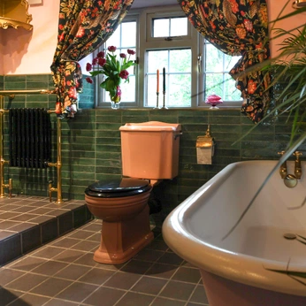 A cover of "Bathroom" cluster. The owner is jambetteofficial. The cluster consists of 2 elements.