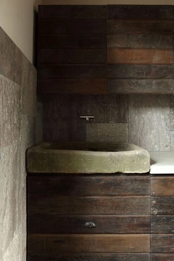 A cover of "shibui interiors" cluster. The owner is libbybax. The cluster consists of 17 elements.