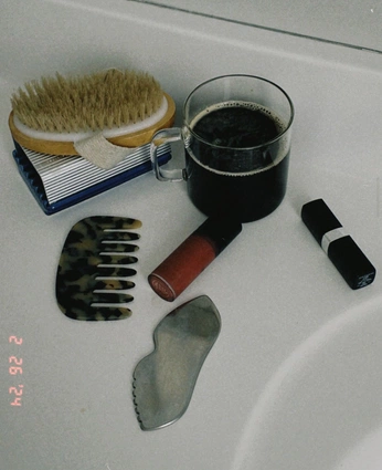 A cover of "Drawing Inspo" cluster. The owner is nerdbird. The cluster consists of 11 elements.