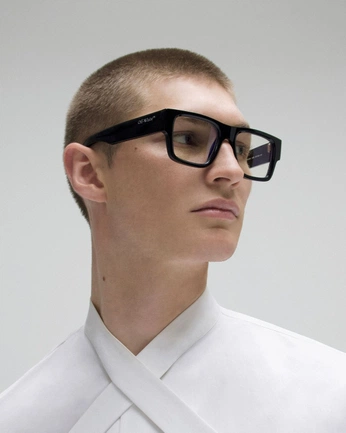 A cover of "Eyewear" cluster. The owner is pitchitgood. The cluster consists of 2 elements.