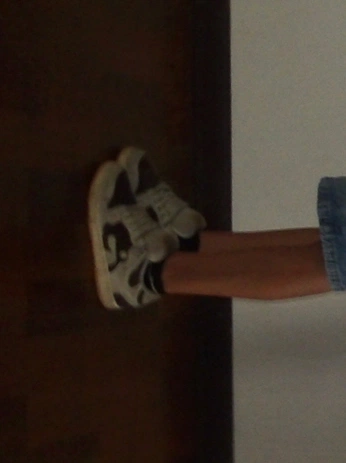 A cover of "Muaw" cluster. The owner is aquapink. The cluster consists of 4 elements.