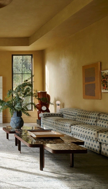 A cover of "Cozy Vintage Homes" cluster. The owner is josephmorrison. The cluster consists of 6 elements.