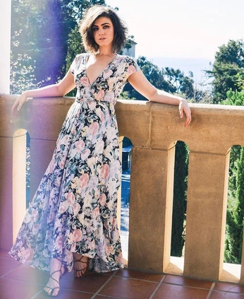 A cover of "ref: Cute Fashion" cluster. The owner is ashtarthysscribe. The cluster consists of 9 elements.