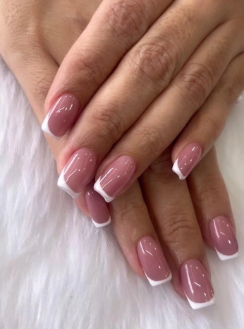 A cover of "Nail porn ✨" cluster. The owner is sbruc. The cluster consists of 18 elements.