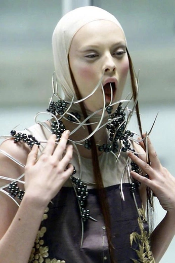 A cover of "cool weird stuff" cluster. The owner is spaghettisoldier. The cluster consists of 31 elements.