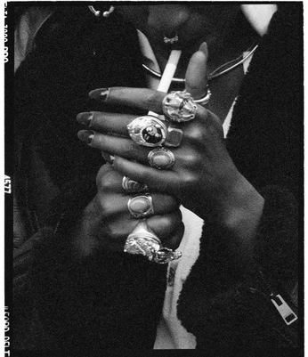 A cover of "MOODBOARD FEVRIER" cluster. The owner is maxinemlt03. The cluster consists of 18 elements.