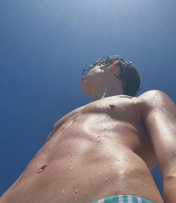 A cover of "Personal: Selfies" cluster. The owner is tomtranson. The cluster consists of 60 elements.