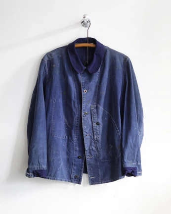 A cover of "VINTAGE" cluster. The owner is rae.mendoza. The cluster consists of 39 elements.