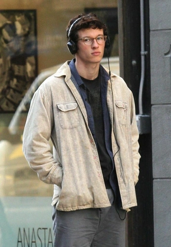 A cover of "fancasts" cluster. The owner is st.ella. The cluster consists of 128 elements.