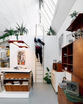 A cover of "inside" cluster. The owner is zachmorrison. The cluster consists of 109 elements.