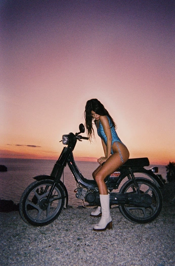 A cover of "WIDE/LIFESTYLE" cluster. The owner is uncagedcreate. The cluster consists of 225 elements.