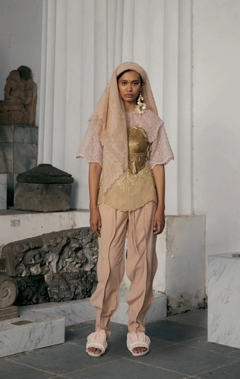 A cover of "Nabataeans" cluster. The owner is ok.designs. The cluster consists of 16 elements.