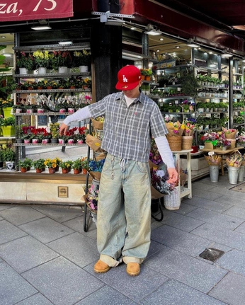 A cover of "Calm luh fit" cluster. The owner is itslondonramirez. The cluster consists of 158 elements.