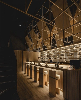 A cover of "venues" cluster. The owner is rok.sivante. The cluster consists of 16 elements.