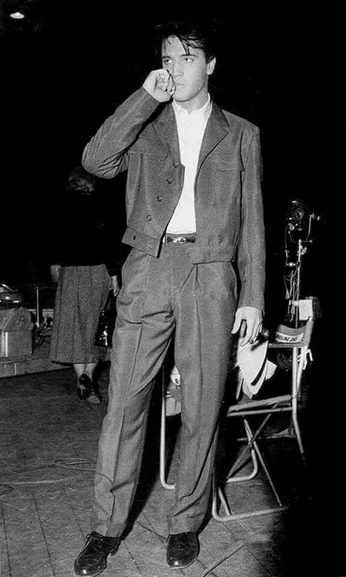 A cover of "Classic" cluster. The owner is anyelotroyadp. The cluster consists of 17 elements.