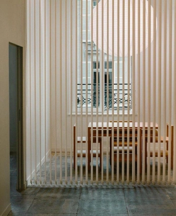 A cover of "Blinds" cluster. The owner is sarahhwhite. The cluster consists of 27 elements.