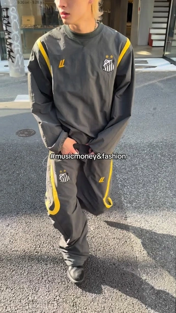 A cover of "Content" cluster. The owner is morno. The cluster consists of 23 elements.