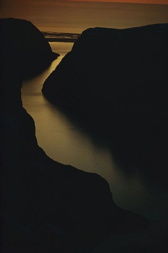 A cover of "koi no yokan." cluster. The owner is monstranceclock. The cluster description is ""i walked a thousand years across the dark to find you." - f blackwell". The cluster consists of 3401 elements. 2 create it.