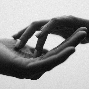 A cover of "Idyll." cluster. The owner is arthirty. The cluster consists of 31 elements.