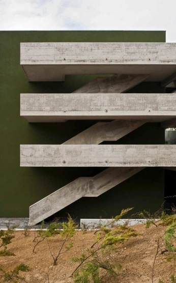 A cover of "concrete staris" cluster. The owner is isacake. The cluster consists of 12 elements.