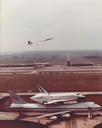 A cover of "Historic photos" cluster. The owner is annie. The cluster consists of 25 elements.