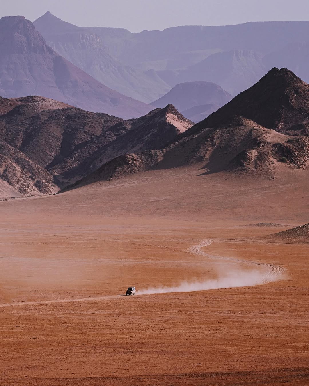 An Instagram  post added by nelly on Feb 16, 2025. The author is @helloemilie. May present: summit.