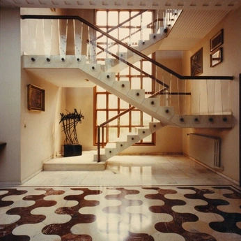 A cover of "Stairs" cluster. The owner is jennmvar. The cluster consists of 1 element.