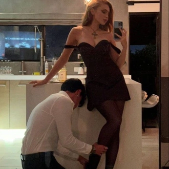 A cover of "nami cr." cluster. The owner is angeolras. The cluster consists of 127 elements.