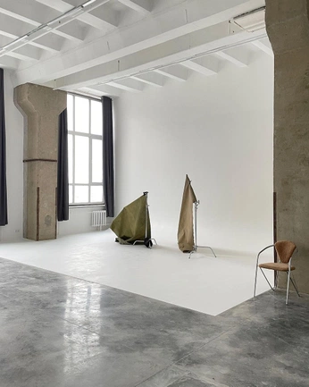 A cover of "studio space" cluster. The owner is tyhester. The cluster consists of 13 elements.