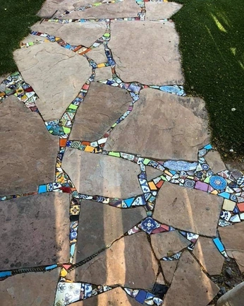 A cover of "Mosaics" cluster. The owner is kingmandalamaker. The cluster consists of 17 elements.