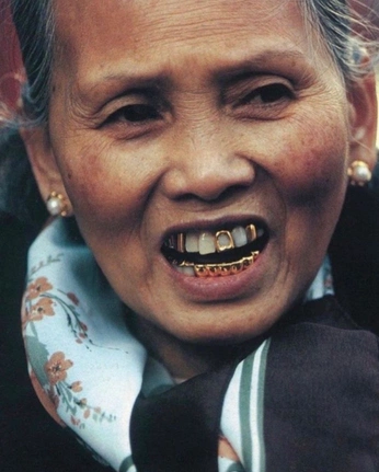 A cover of "Grillz" cluster. The owner is ghostlab. The cluster consists of 9 elements.